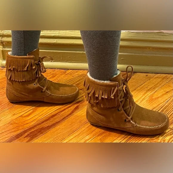 Minnetonka for J. Crew Double Fringe Suede Fur Lined Ankle Boots - Picture 13 of 13